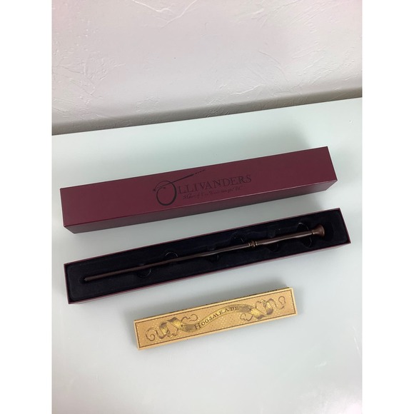 Wizarding World Harry Potter Oak 7 Ollivanders Wand Universal Studios w Map NEW - Picture 1 of 12